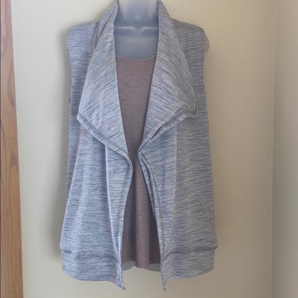 Brand New!! Izod Sleeveless Cardigan.